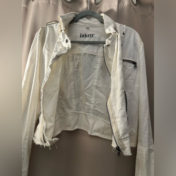 White Jacket w/ Zippers - Picture 6 of 12